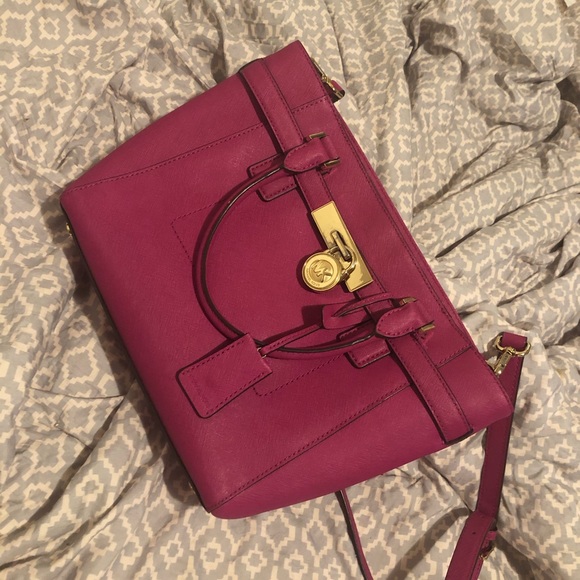 Michael Kors Hamilton purse in Mulberry - Picture 2 of 3